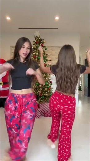 Piper Rockelle & Sophie Rain Are Ready For Christmas!