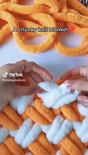 Hand Crochet Blanket Tutorial: DIY Chunky Knit Blanket