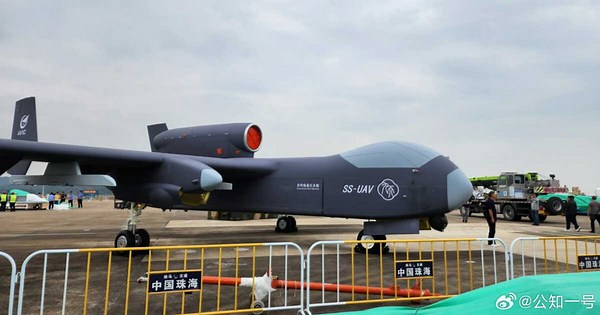 La Chine dévoile un colossal avion sans pilote, capable de lancer et commander un essaim de drones