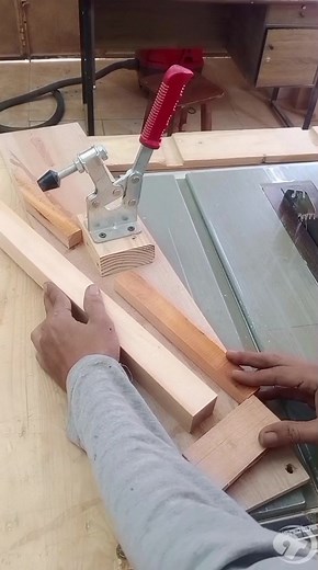 How to safely cut taper using table saw #woodworking #tips #tricks #diy #tooltips