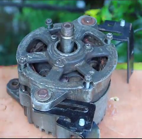 Car Dynamo Motor To Hydro Electric Generator make Infinity Energy electricity | Creative Own