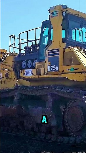 THE KOMATSU D575A – THE WORLD’S BIGGEST BULLDOZER 🚜🌍