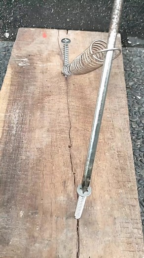 Smart idea! How can you tighten a tight spring with a plastic ties! #diy #lifehacks | Tube Creative