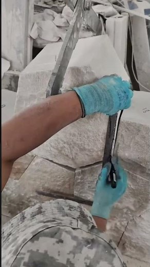 Cutting Stone for a Polygonal Wall