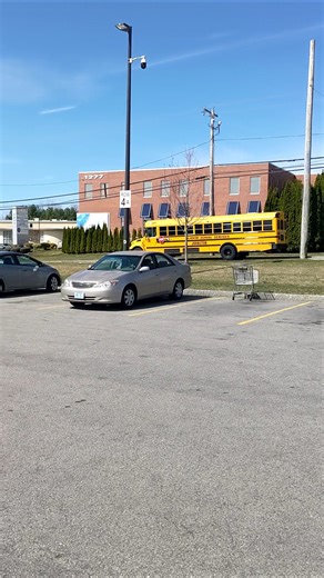 Johnston Bus TR1 coming to a stop (41354) #icce #schoolbus #youtube #shorts