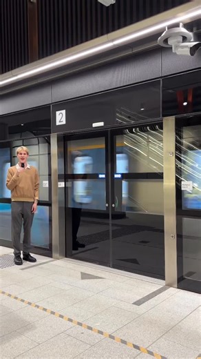 Metro Tunnel Project on Instagram: "Platform screen doors are at all 5 Metro Tunnel stations. Not familiar? Here’s what they look like in action 👆"