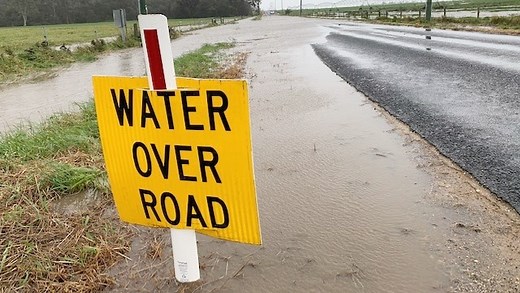 BOM's severe weather outlook signals wet summer ahead, with flooding and more cyclones likely